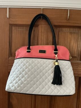 Quilted Two-Tone Tote Bag in Coral and White